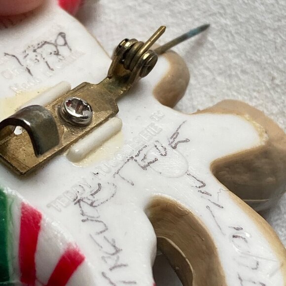 Vintage Teddy Bear Christmas Brooch Pins Lot of 2 Ice Skating Gibson Greetings - Picture 8 of 9